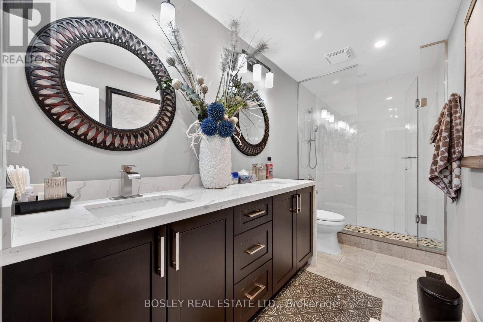 2 BETTINA PLACE - 24