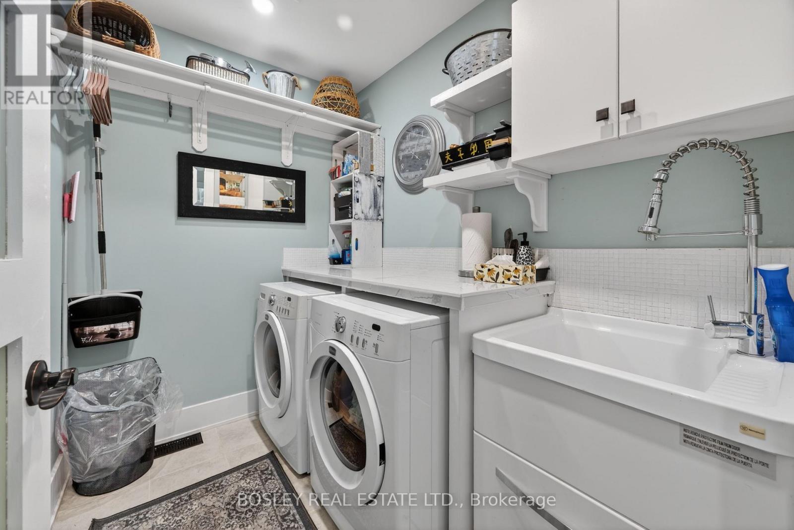 2 BETTINA PLACE - 25