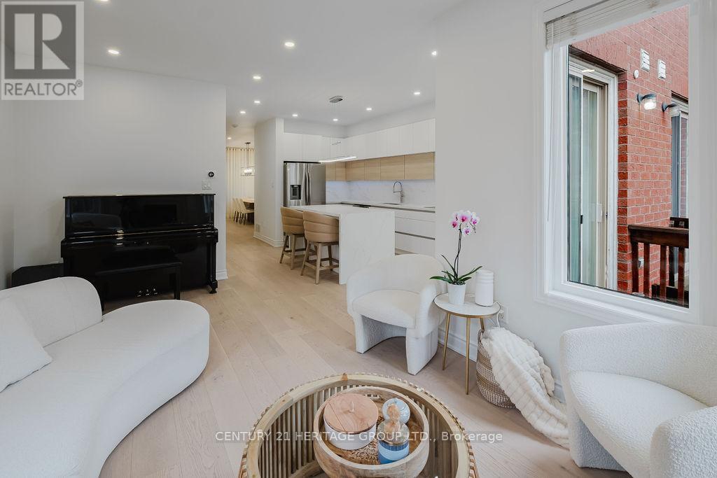 21 THISTLE AVENUE - 15