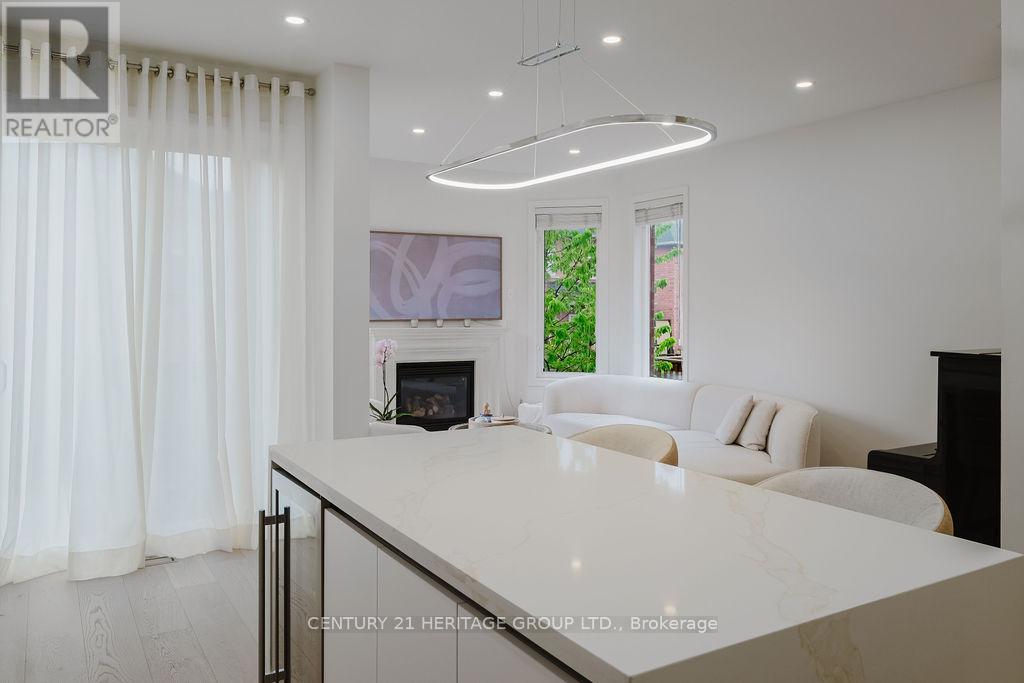 21 THISTLE AVENUE - 18
