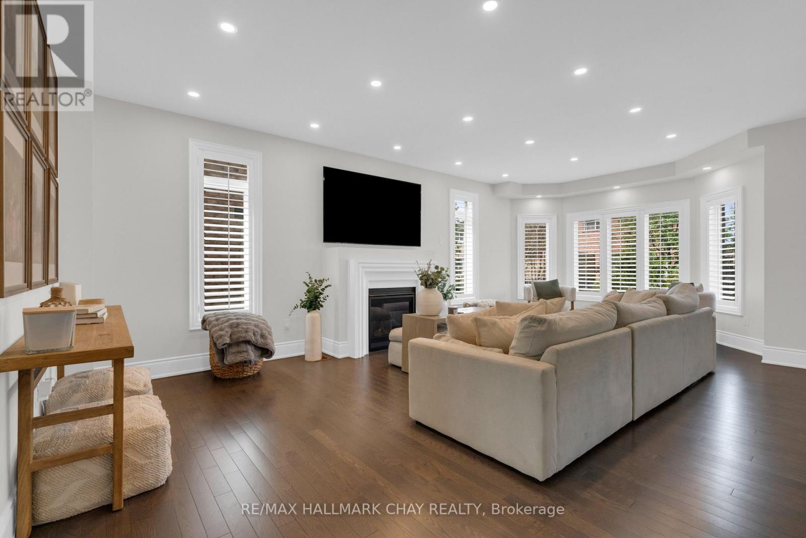 20 WESTMINSTER CIRCLE - 6