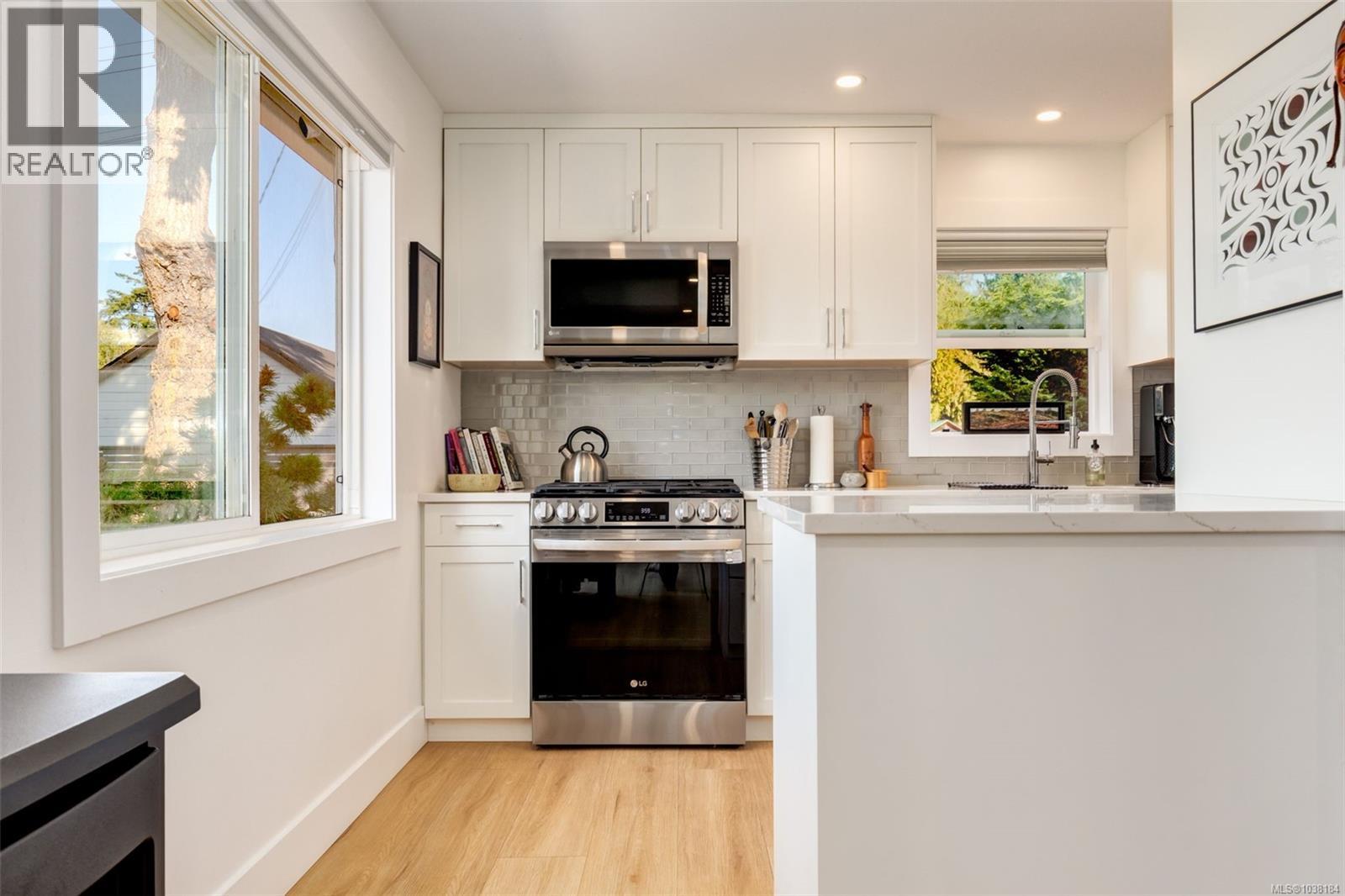 7902 Lantzville Rd - 25