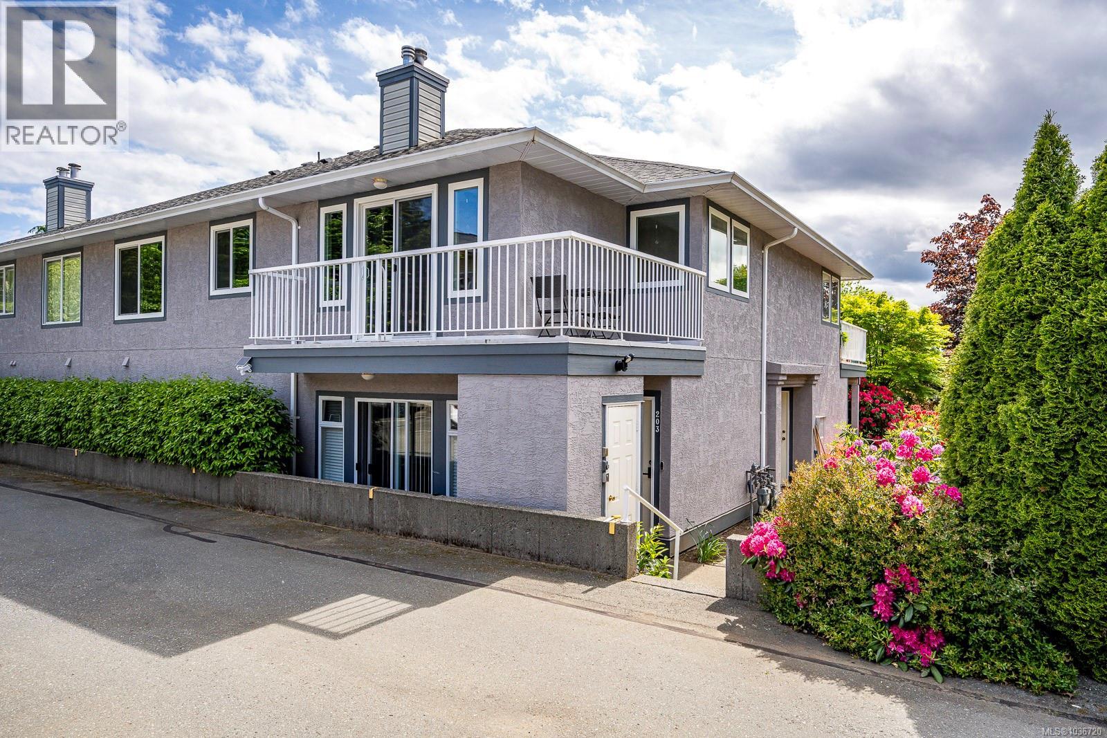 #203 4706 Alderwood Pl - 1