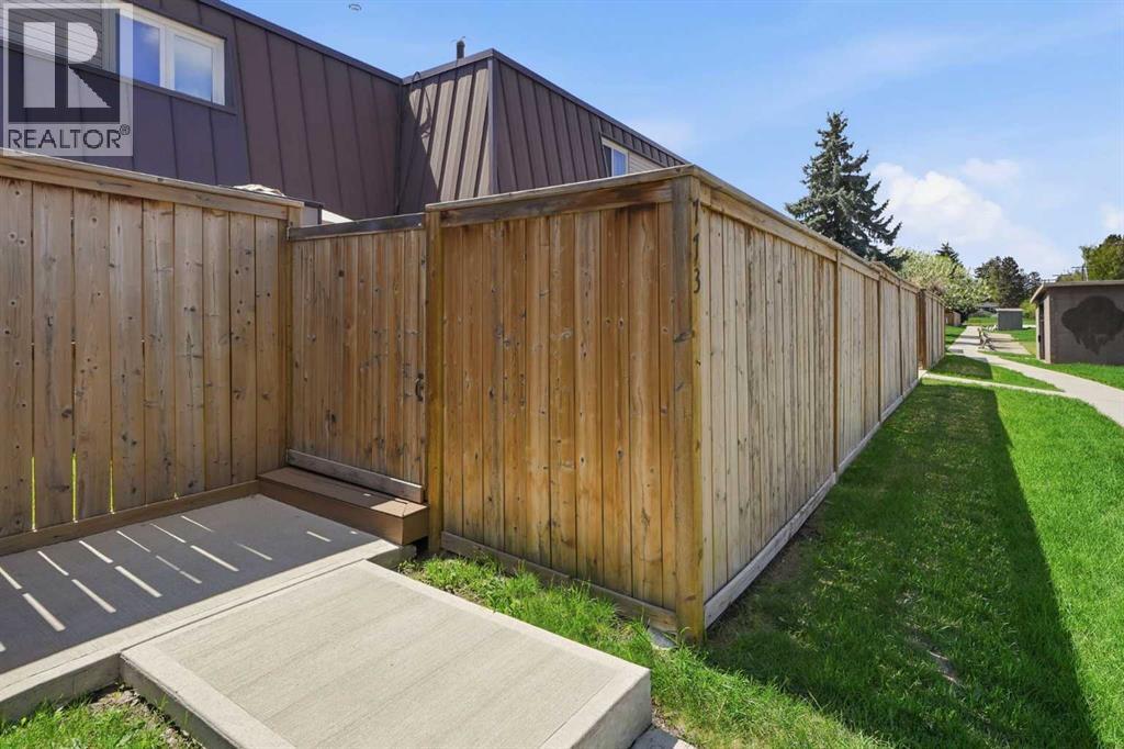 773 Kingsmere Crescent SW - 32
