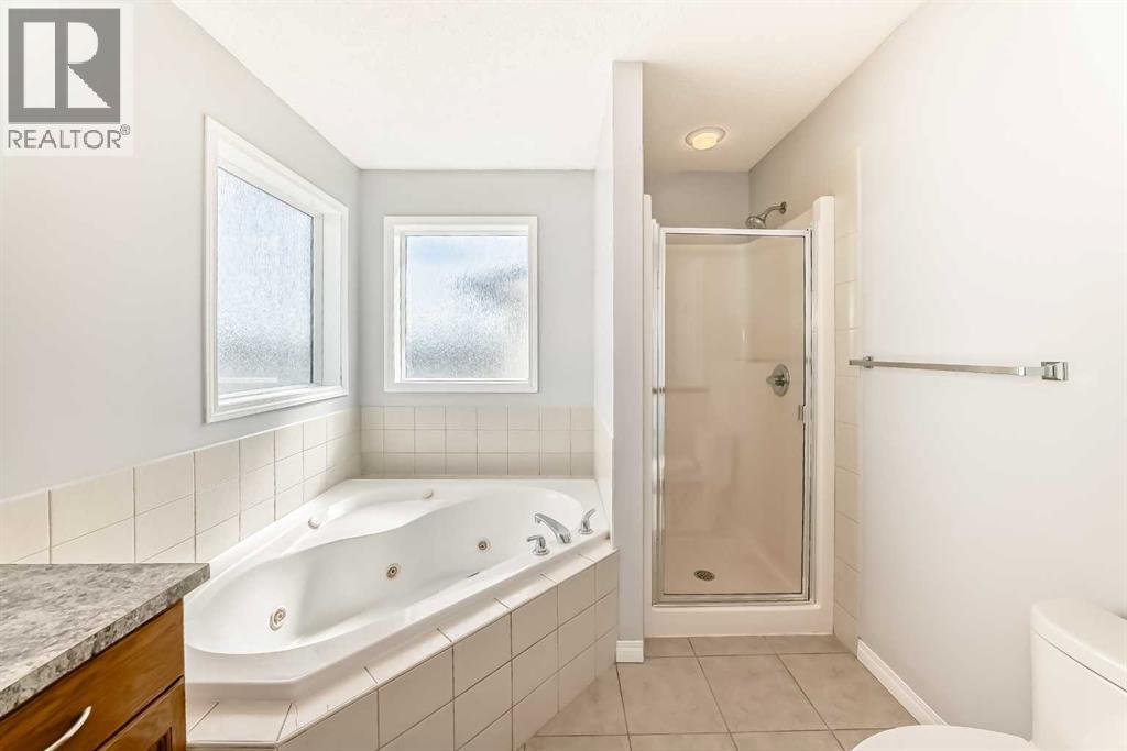 54 Royal Elm Road NW - 21