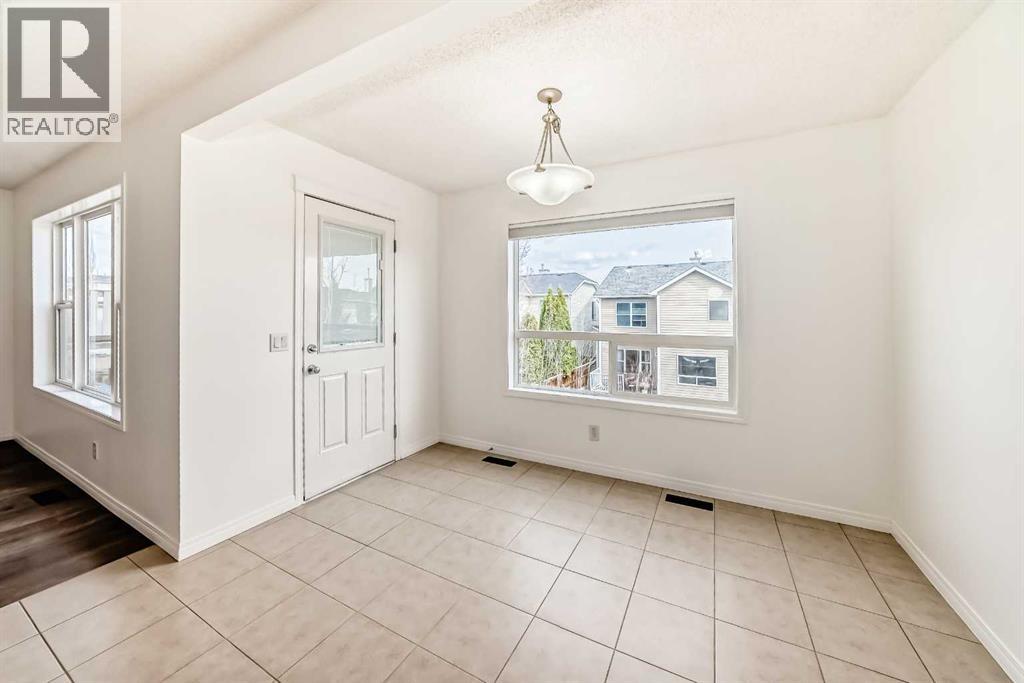 54 Royal Elm Road NW - 9