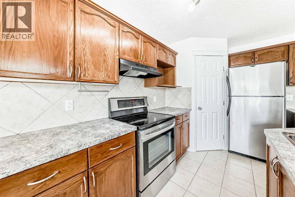 54 Royal Elm Road NW - 8