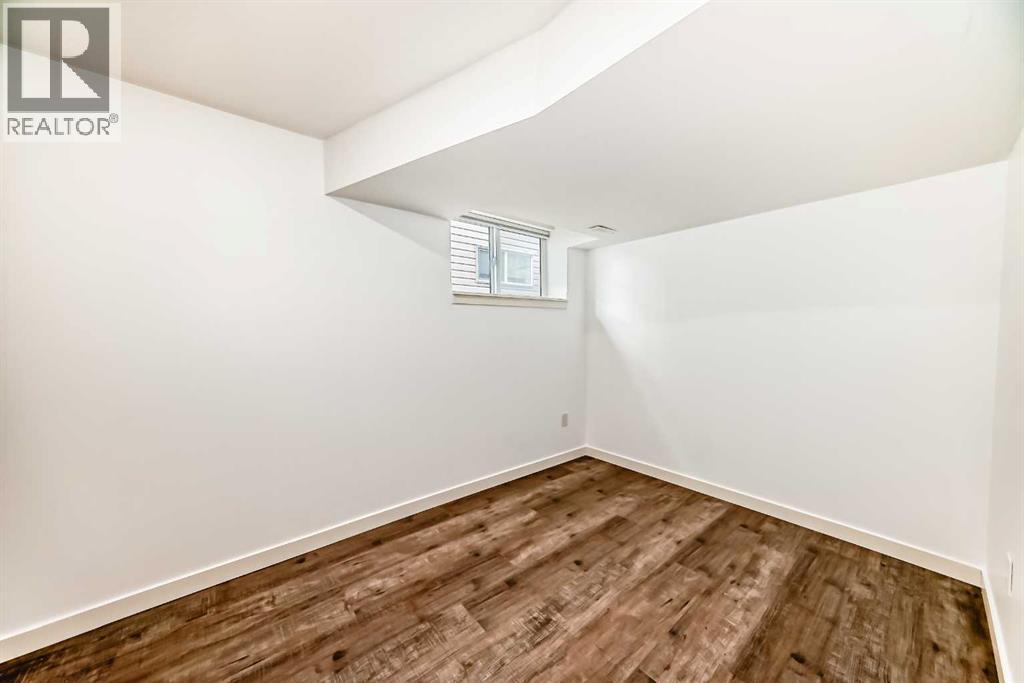 54 Royal Elm Road NW - 25