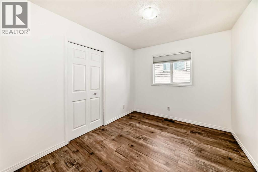 54 Royal Elm Road NW - 18
