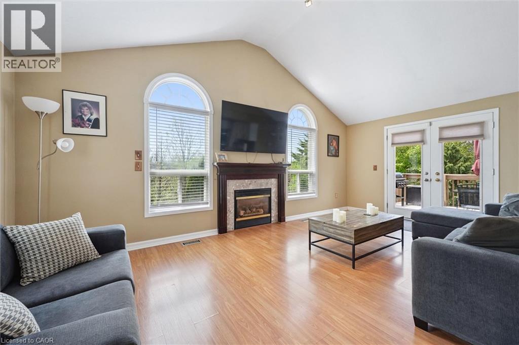 24 BUCKTHORN Crescent - 10