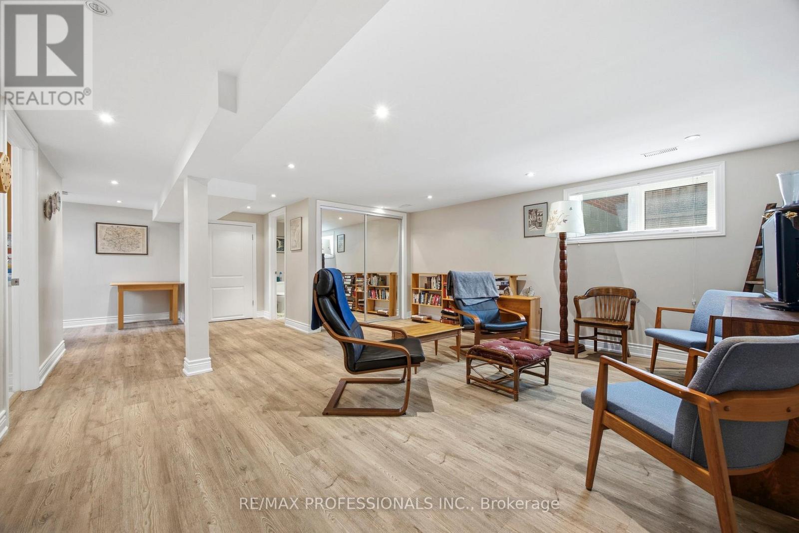 4 BEAVERBROOK AVENUE - 28