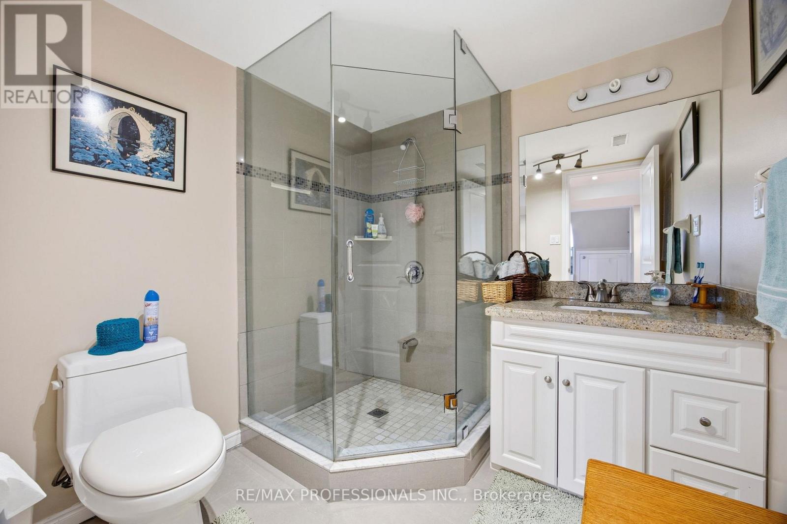 4 BEAVERBROOK AVENUE - 31