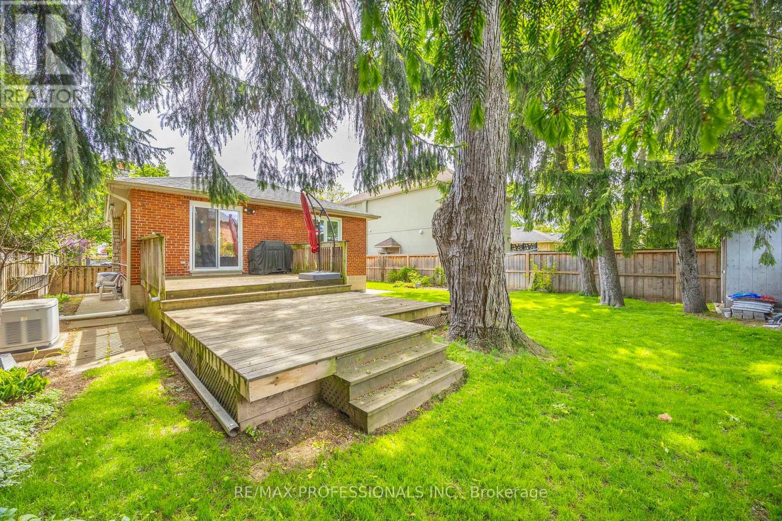 4 BEAVERBROOK AVENUE - 37