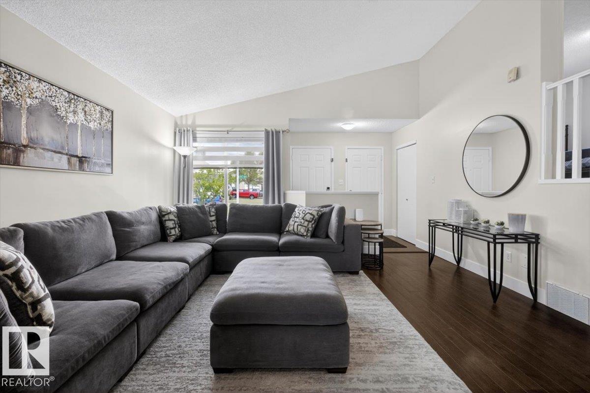 18520 77 AV NW - 12