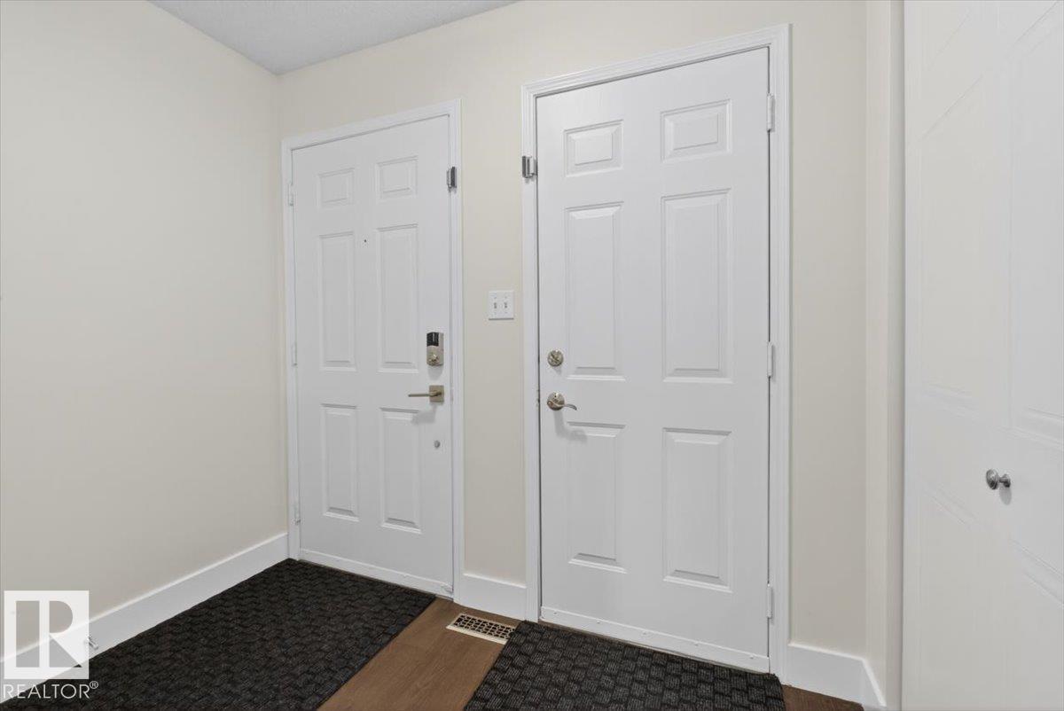 18520 77 AV NW - 6