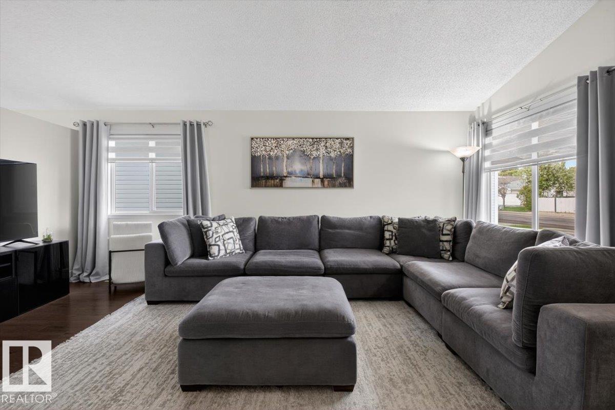 18520 77 AV NW - 10