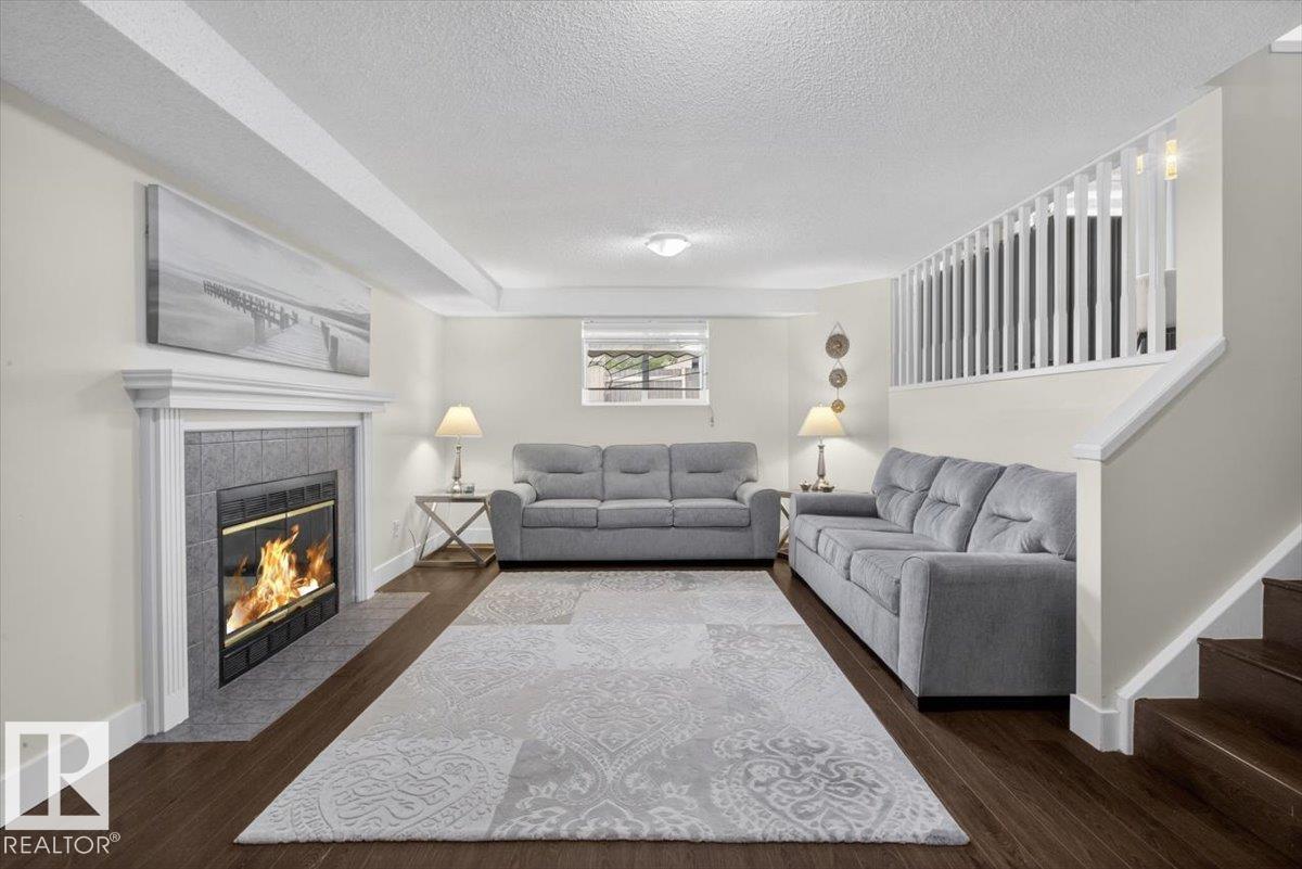 18520 77 AV NW - 38