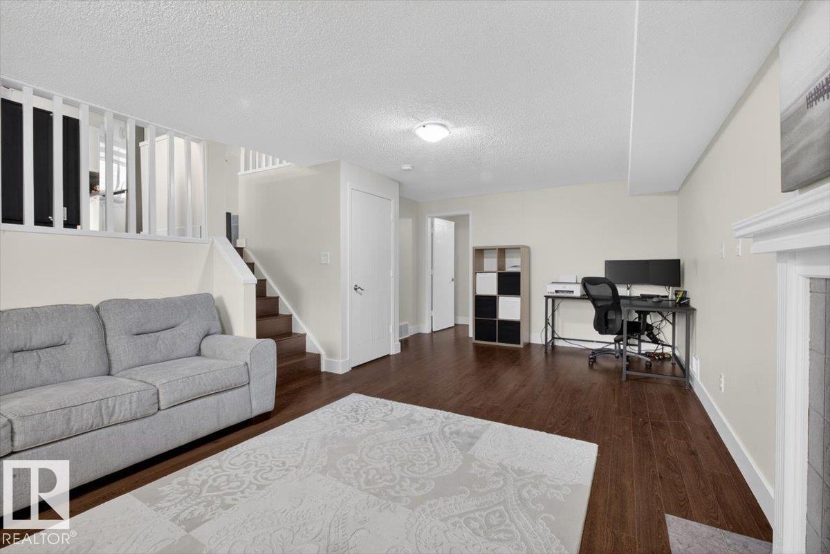 18520 77 AV NW - 41