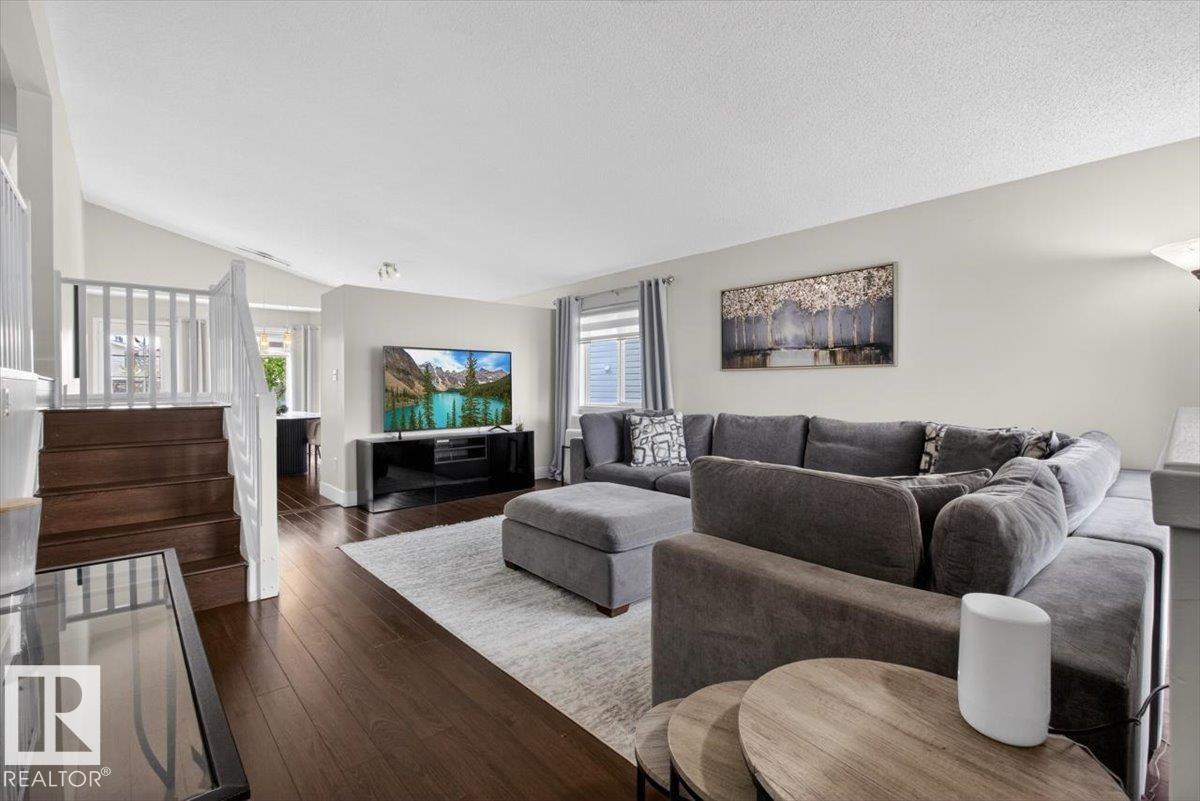 18520 77 AV NW - 8