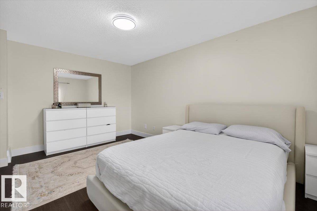 18520 77 AV NW - 36