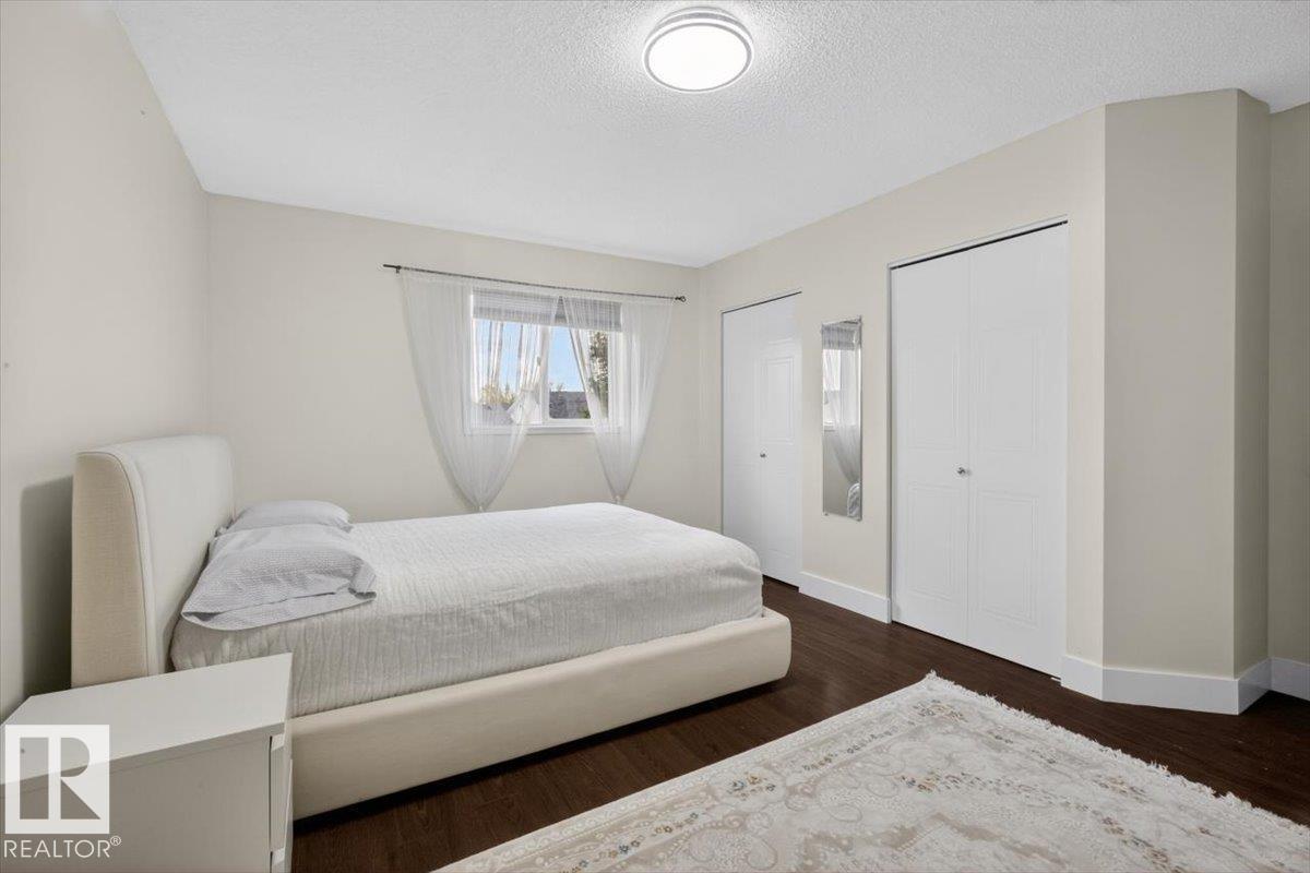 18520 77 AV NW - 35