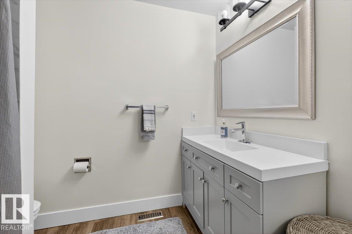 18520 77 AV NW - 31