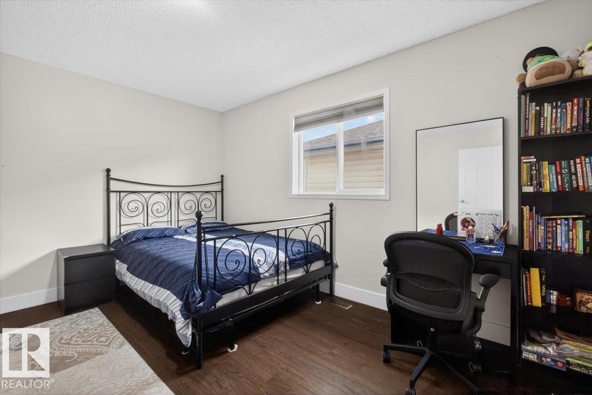 18520 77 AV NW - 30