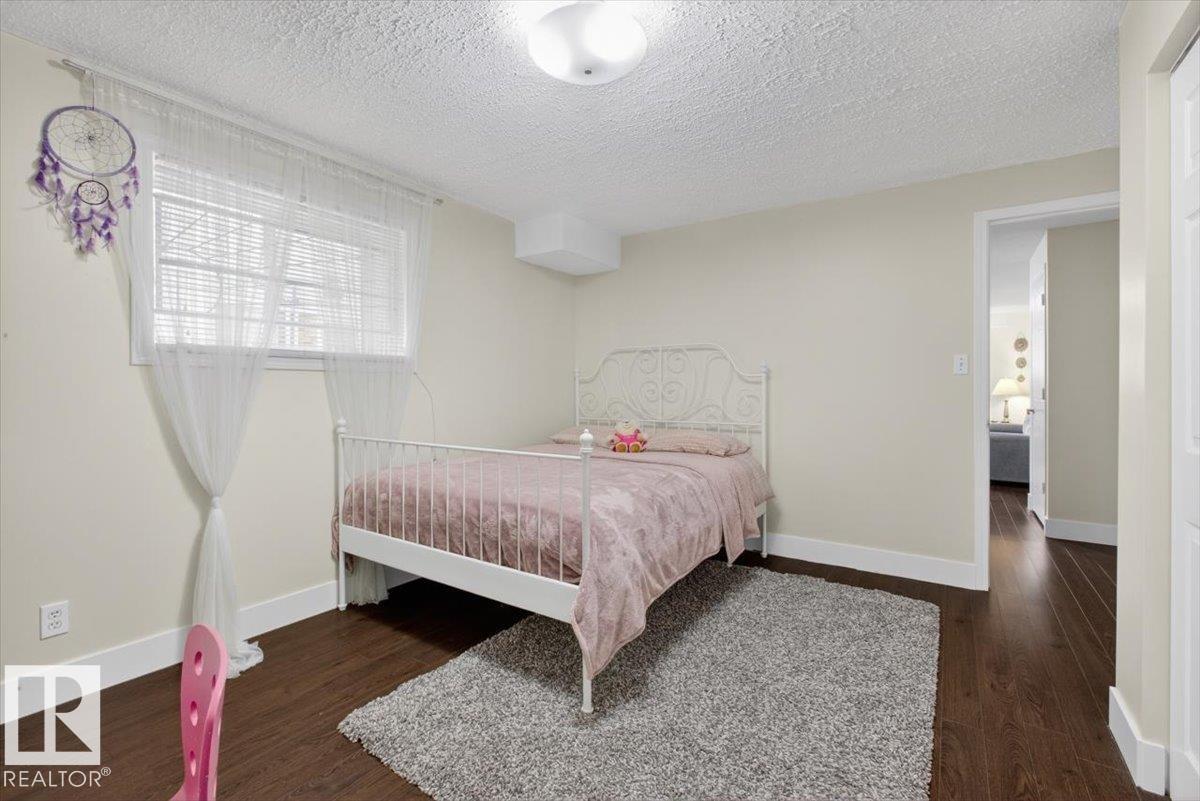 18520 77 AV NW - 44
