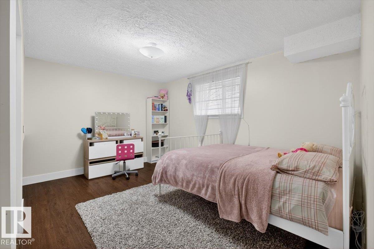18520 77 AV NW - 43