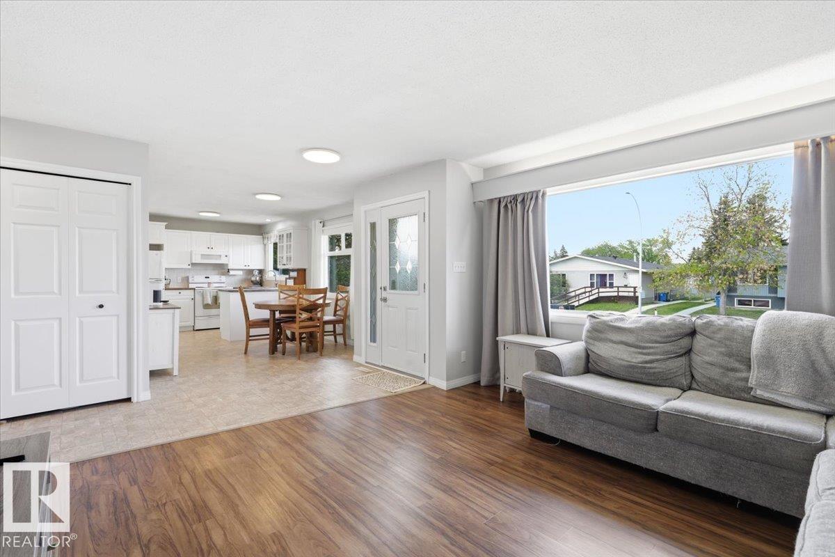 5409 55 AV — photo 14