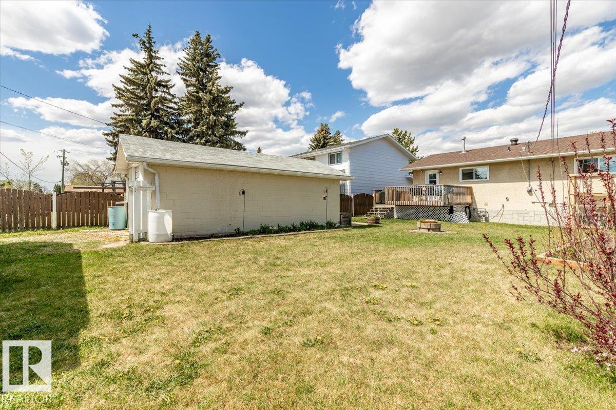 5409 55 AV — photo 38