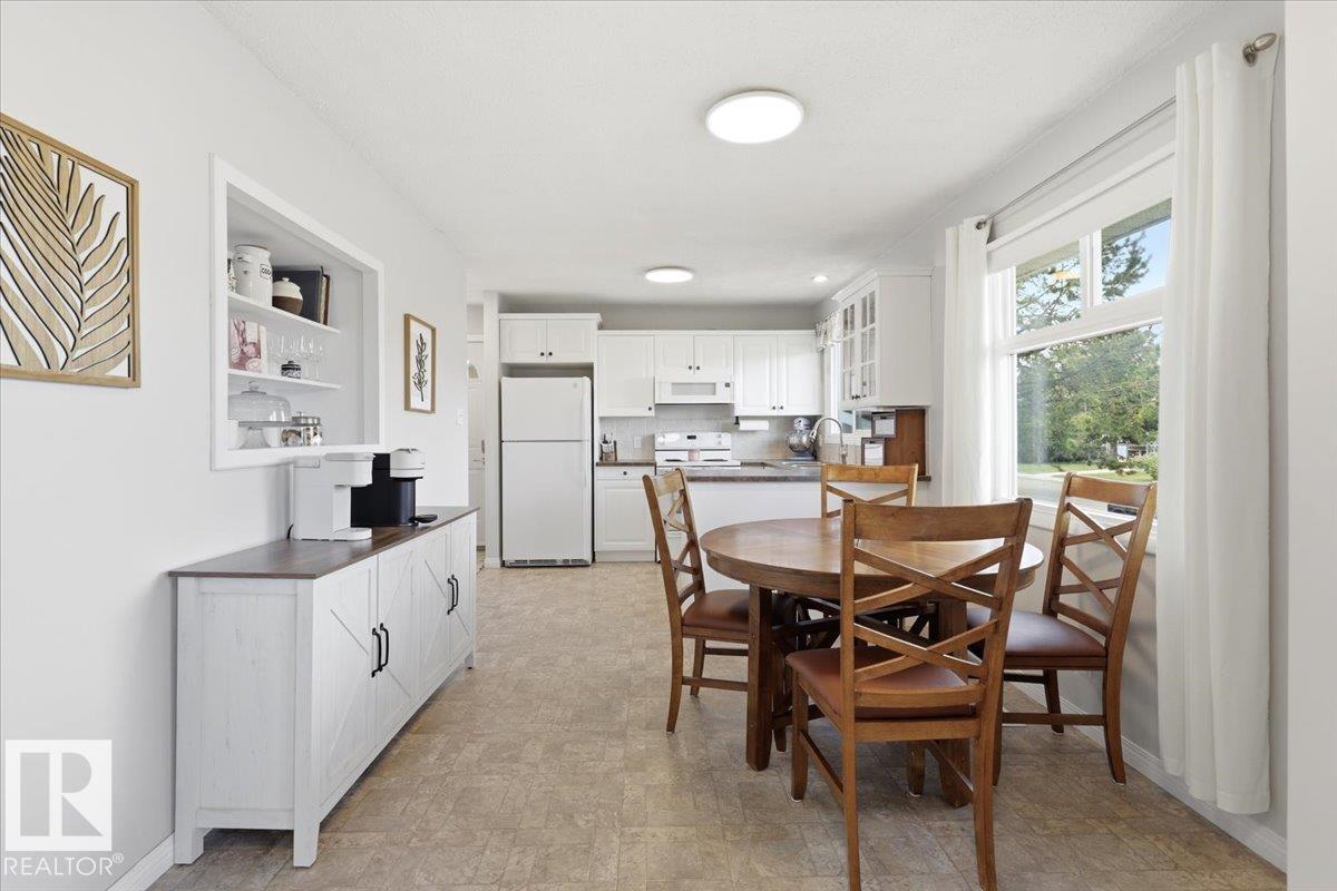 5409 55 AV — photo 10