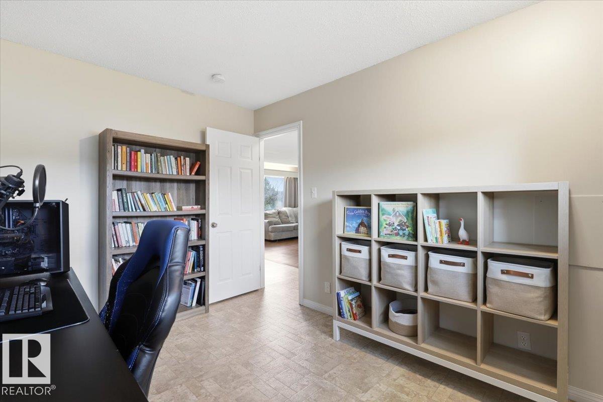 5409 55 AV — photo 16