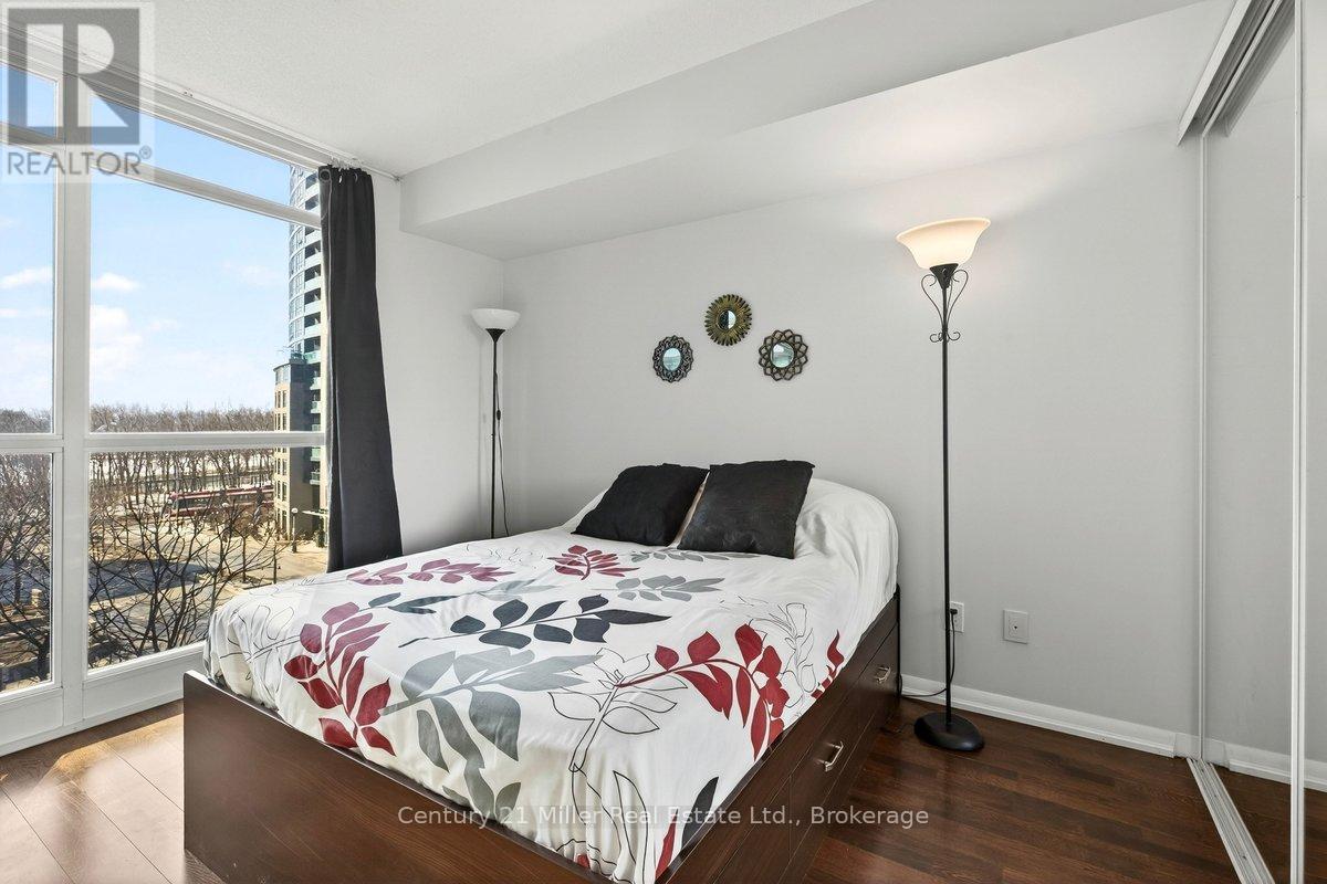 #562 209 FORT YORK BOULEVARD - 17