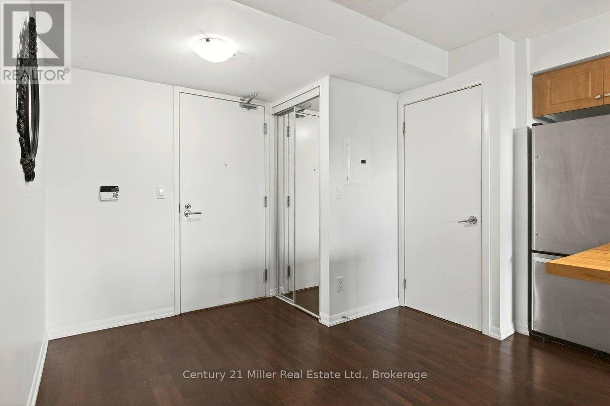 #562 209 FORT YORK BOULEVARD - 6