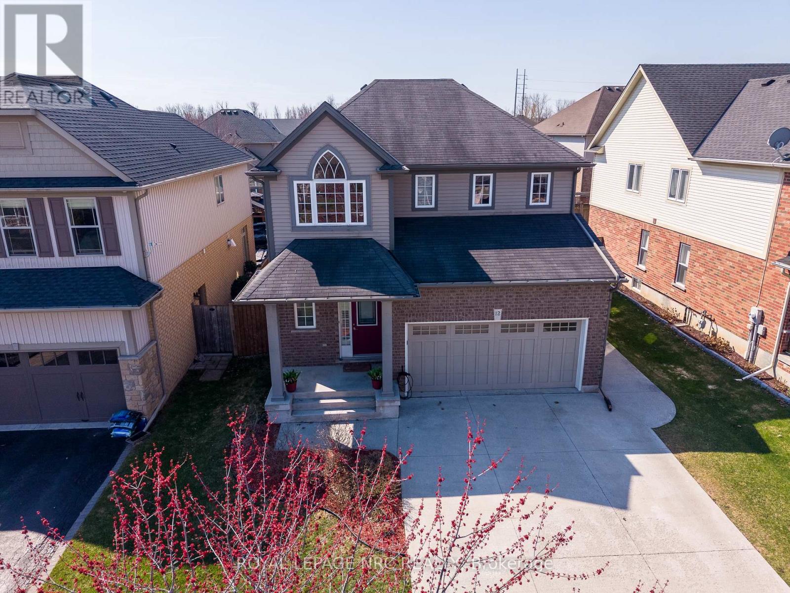 12 WILFRID LAURIER CRESCENT - Image 2