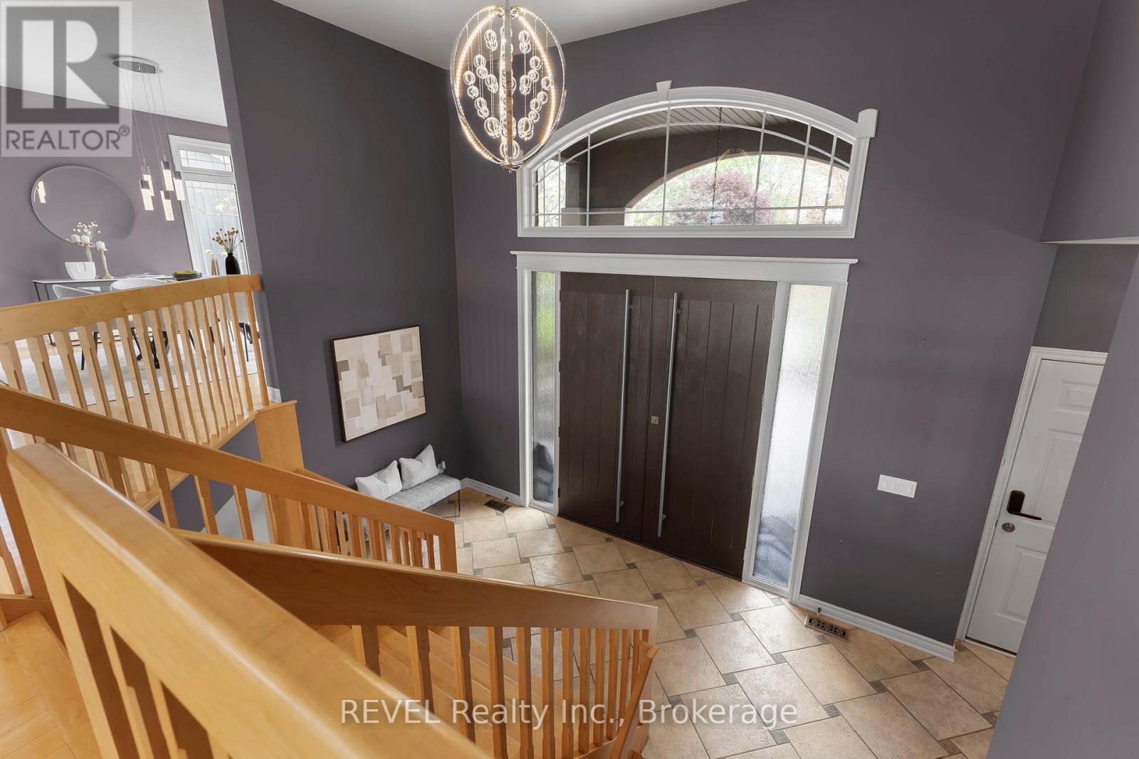 661 CLARENCE STREET - 6
