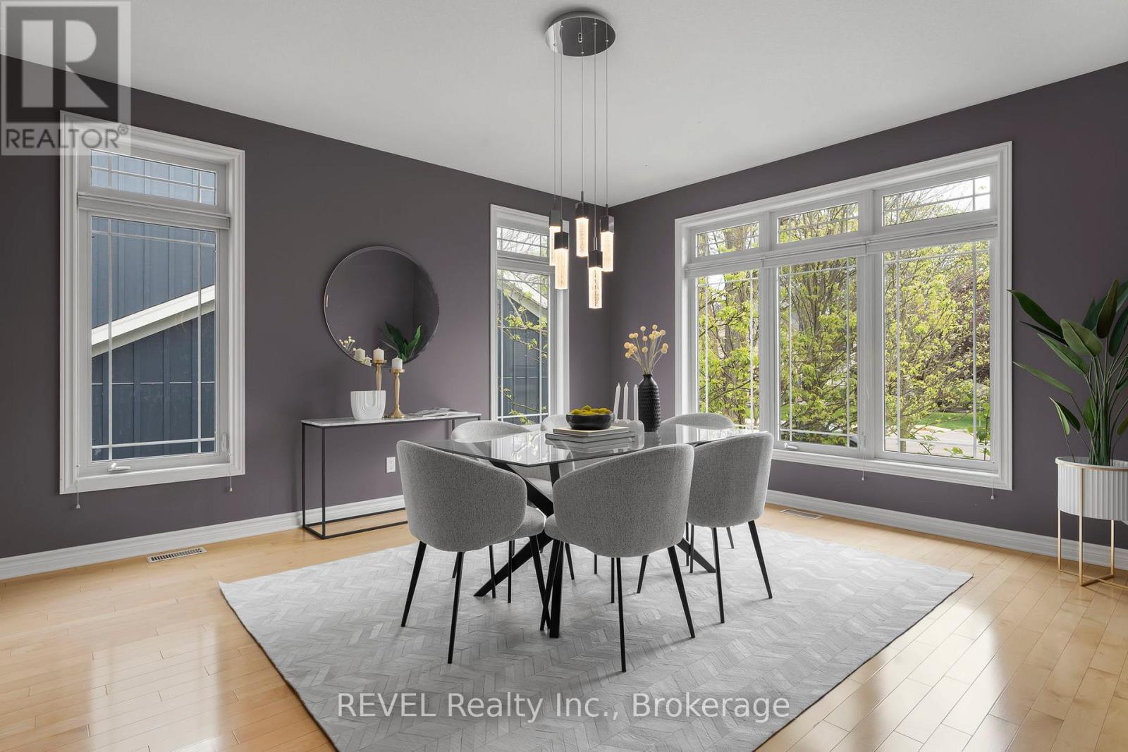 661 CLARENCE STREET - 7