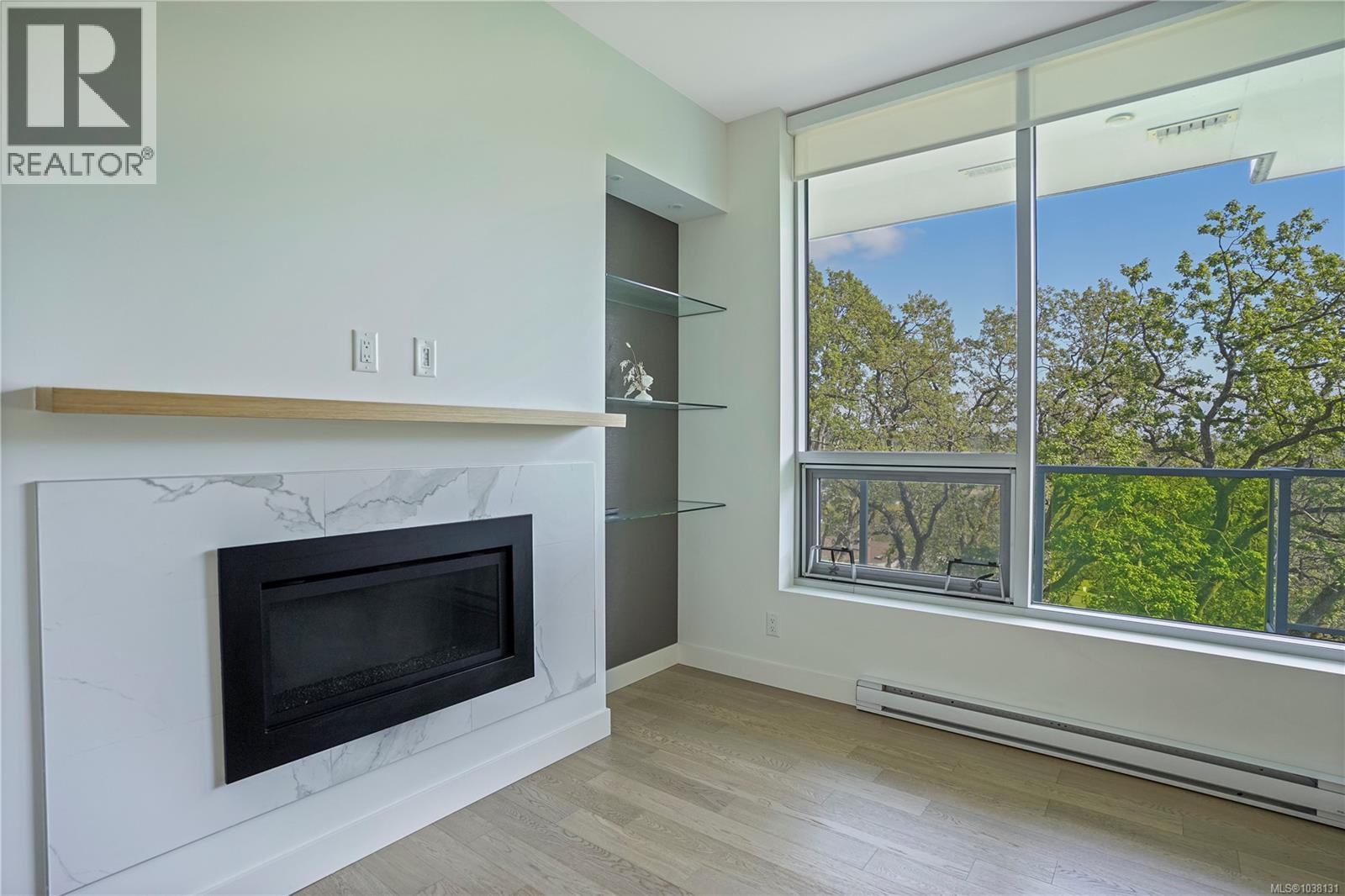 402 4011 Rainbow Hill Lane, Saanich