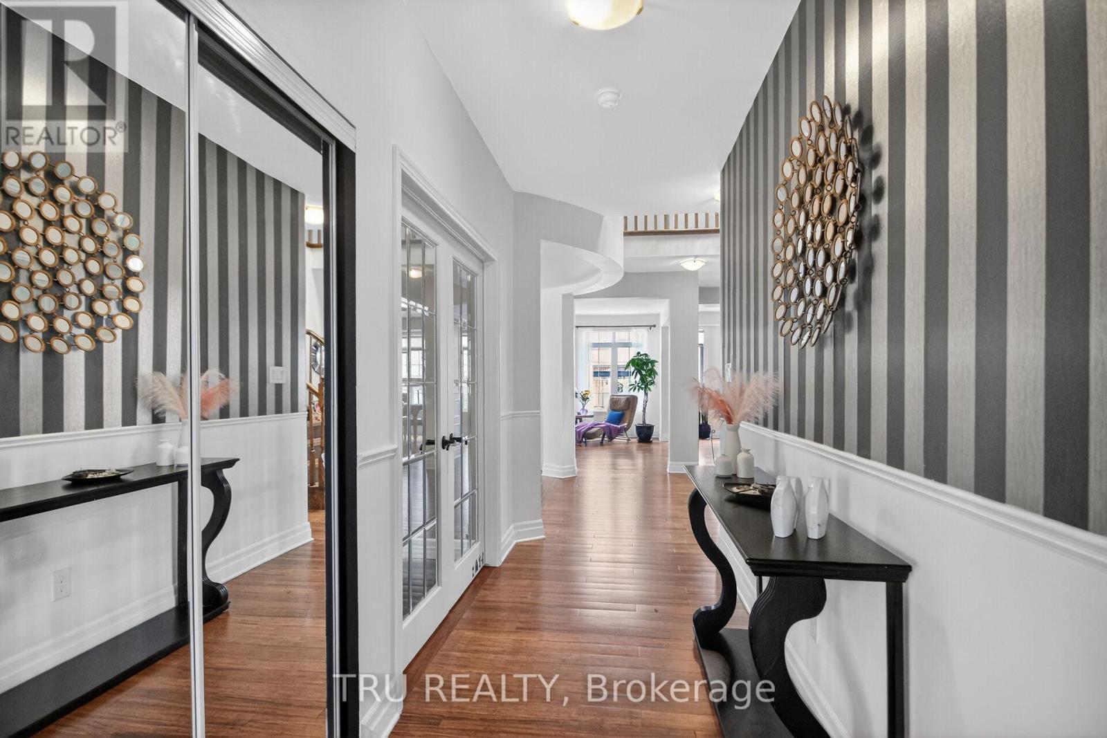 380 BLACKLEAF DRIVE - Image 3