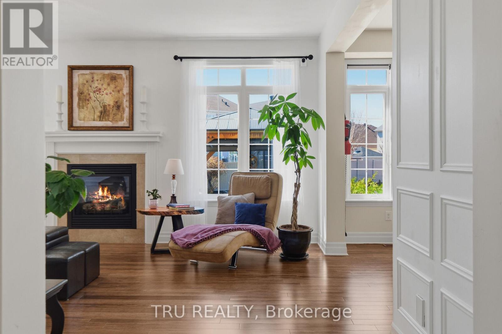 380 BLACKLEAF DRIVE - 12