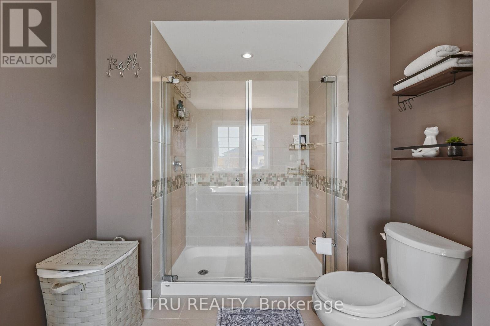 380 BLACKLEAF DRIVE - 36