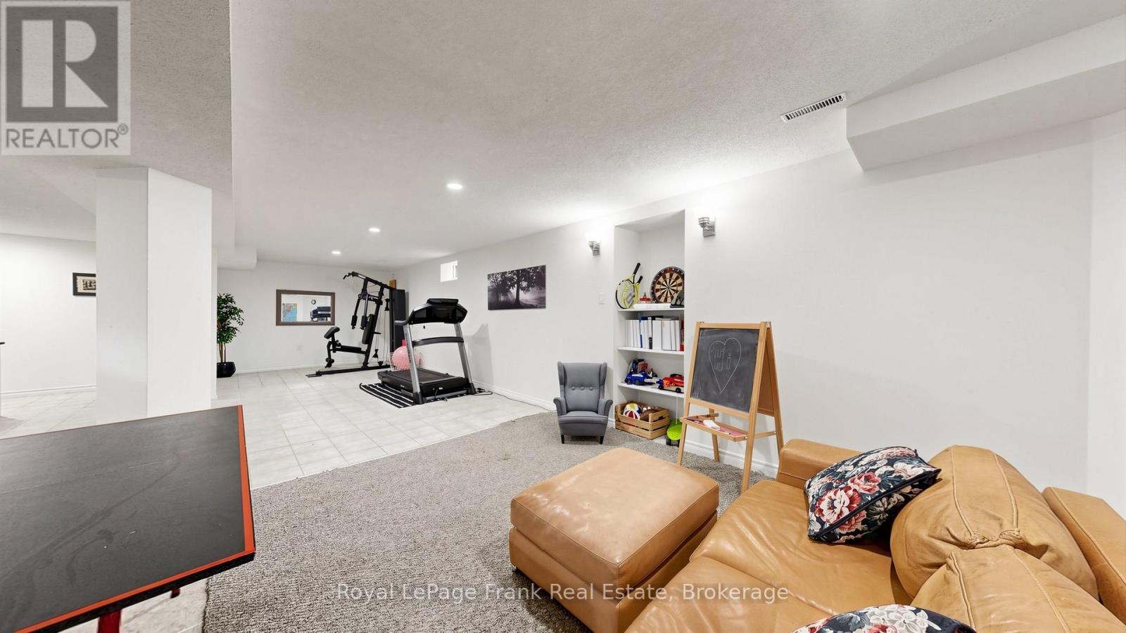 133 GLENABBEY DRIVE S - 34