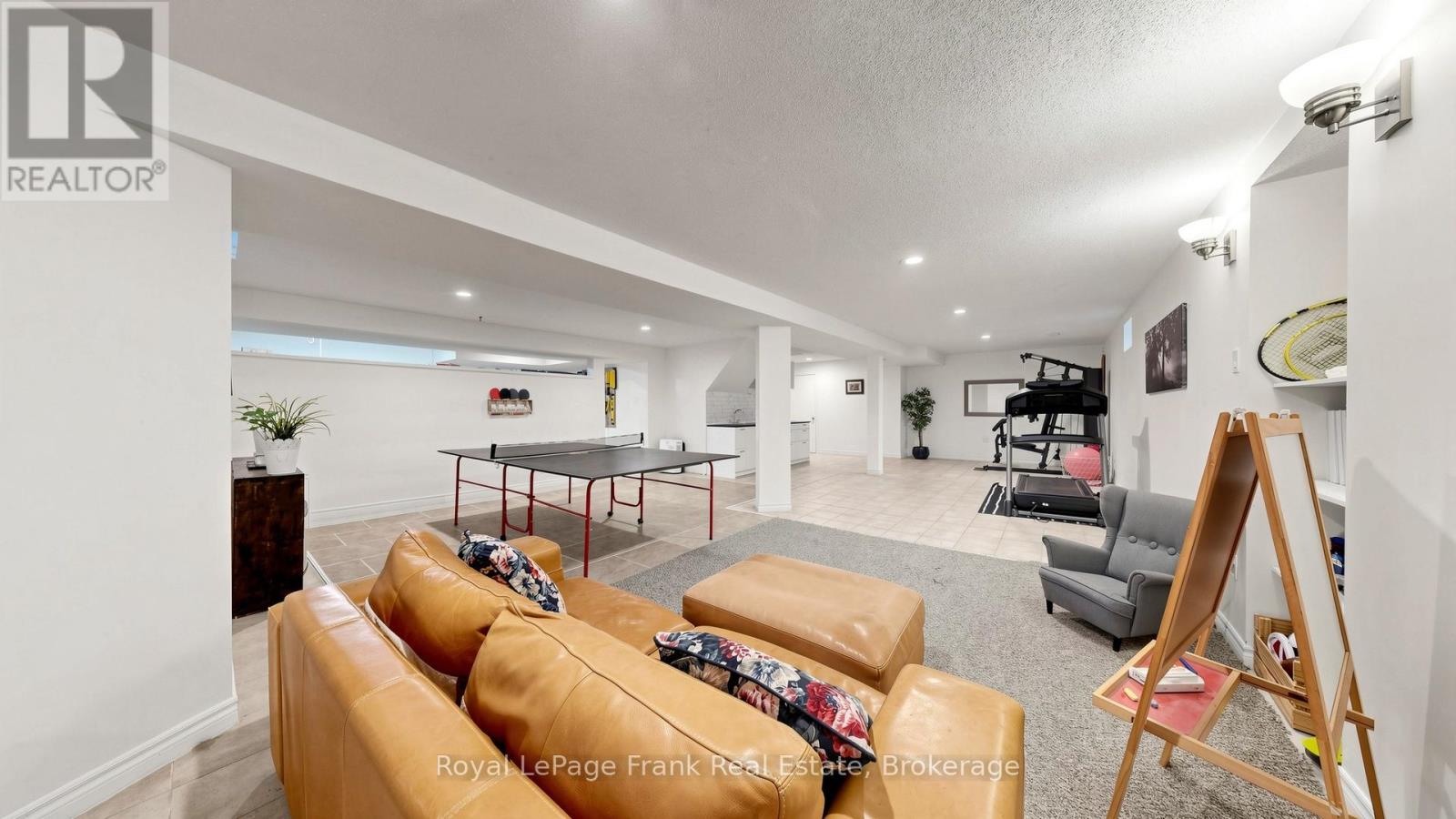 133 GLENABBEY DRIVE S - 35