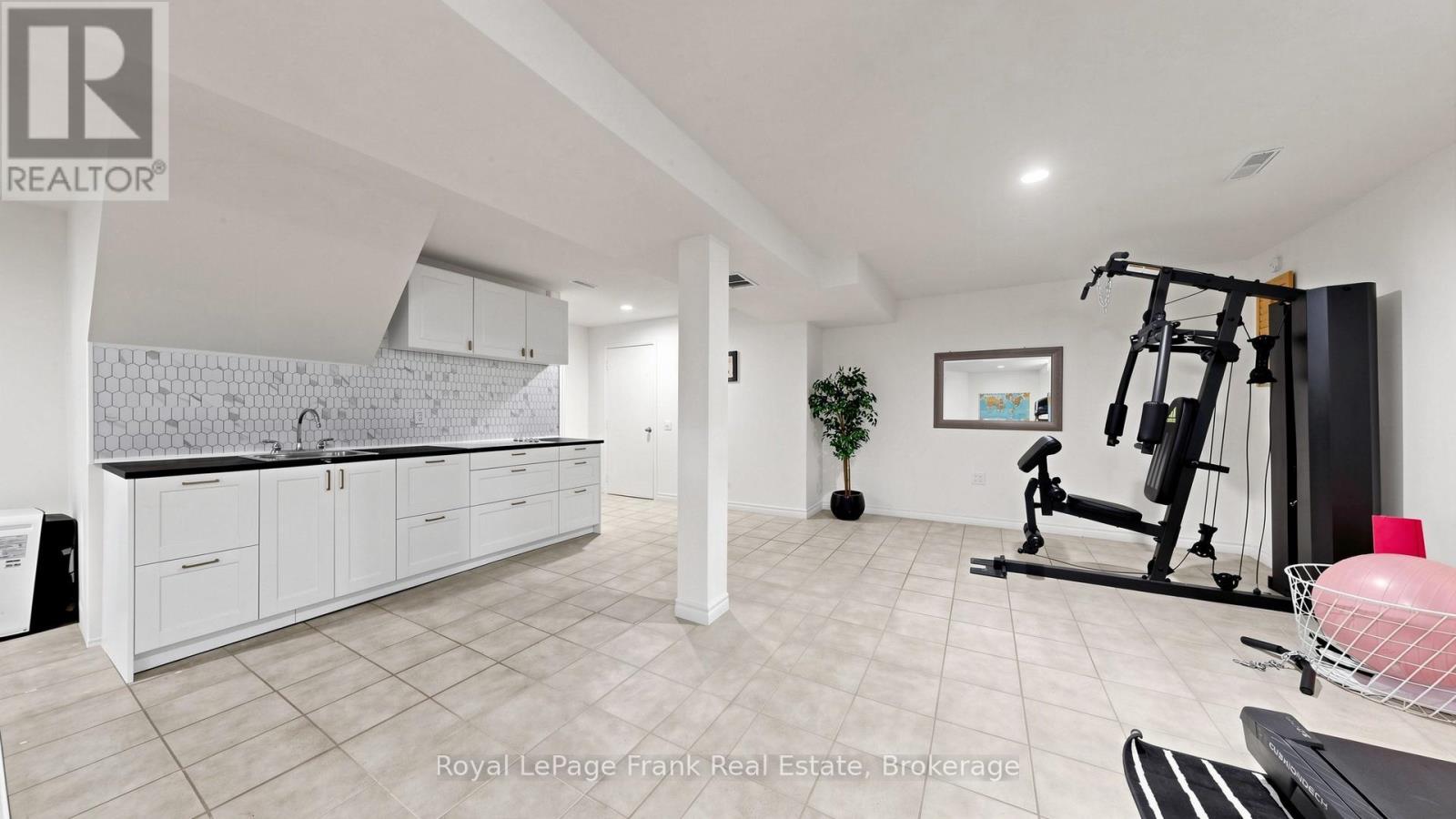 133 GLENABBEY DRIVE S - 38
