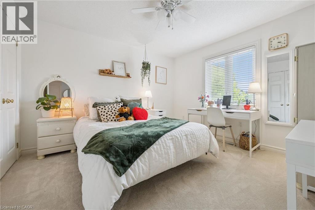 2124 KEVIN Crescent - 29