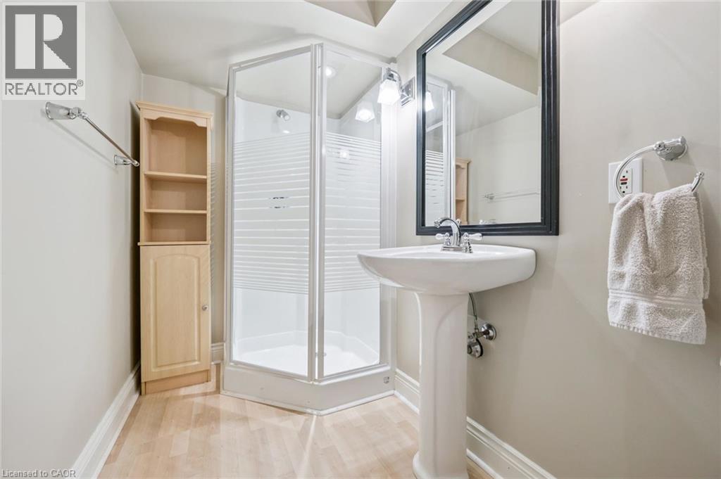2124 KEVIN Crescent - 36
