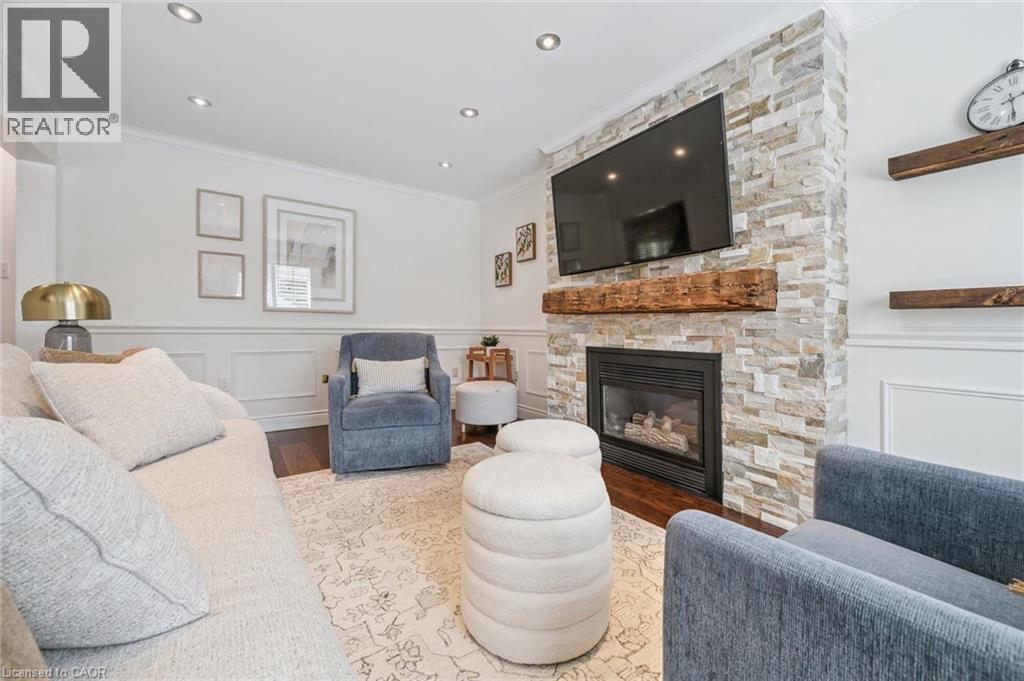 2124 KEVIN Crescent - 8