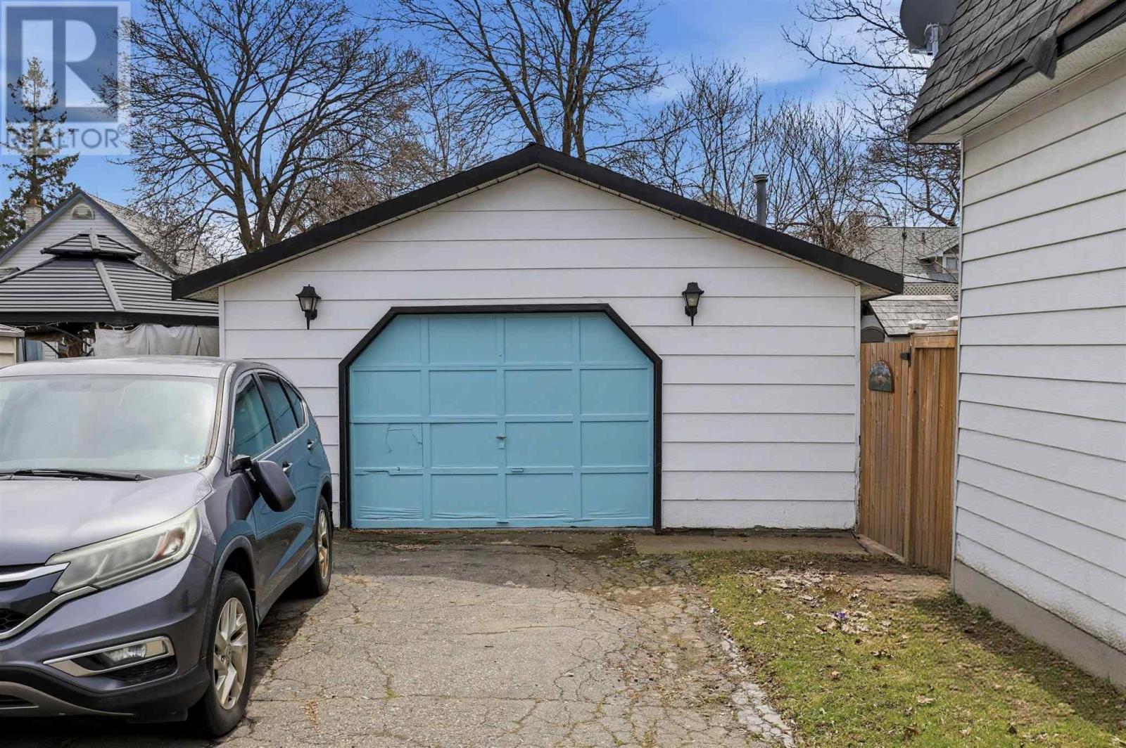 49 Hawthorne AVE - 3