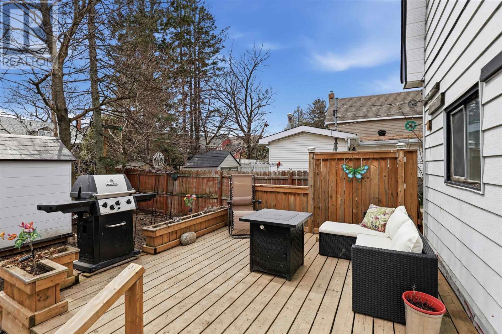 49 Hawthorne AVE - 28